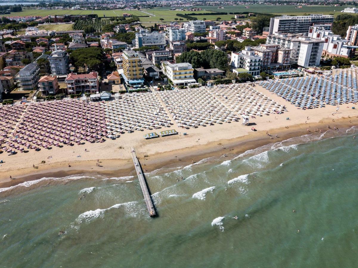 Hotel Mondial Lido di Jesolo Esterno foto